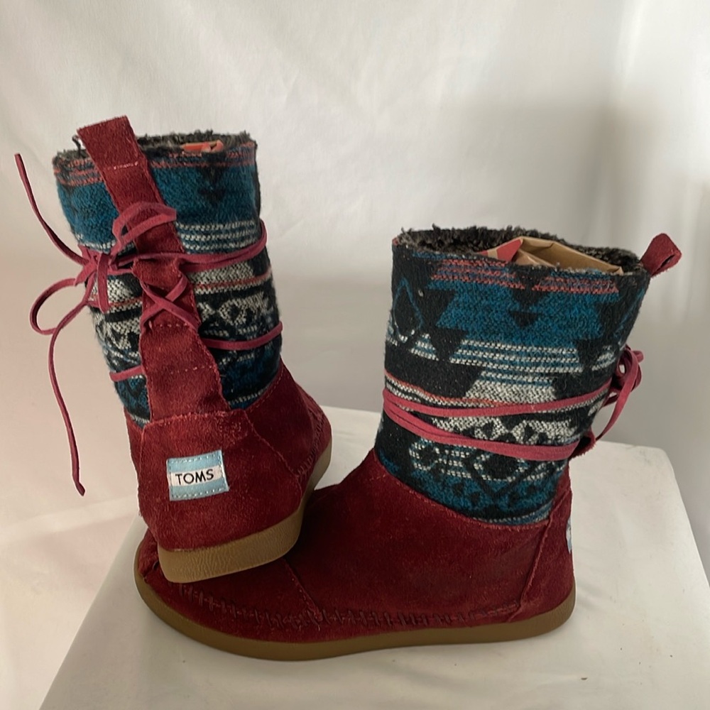 Toms‎ moccasins Aztec print suede boots size 6 maroon wrap around tie